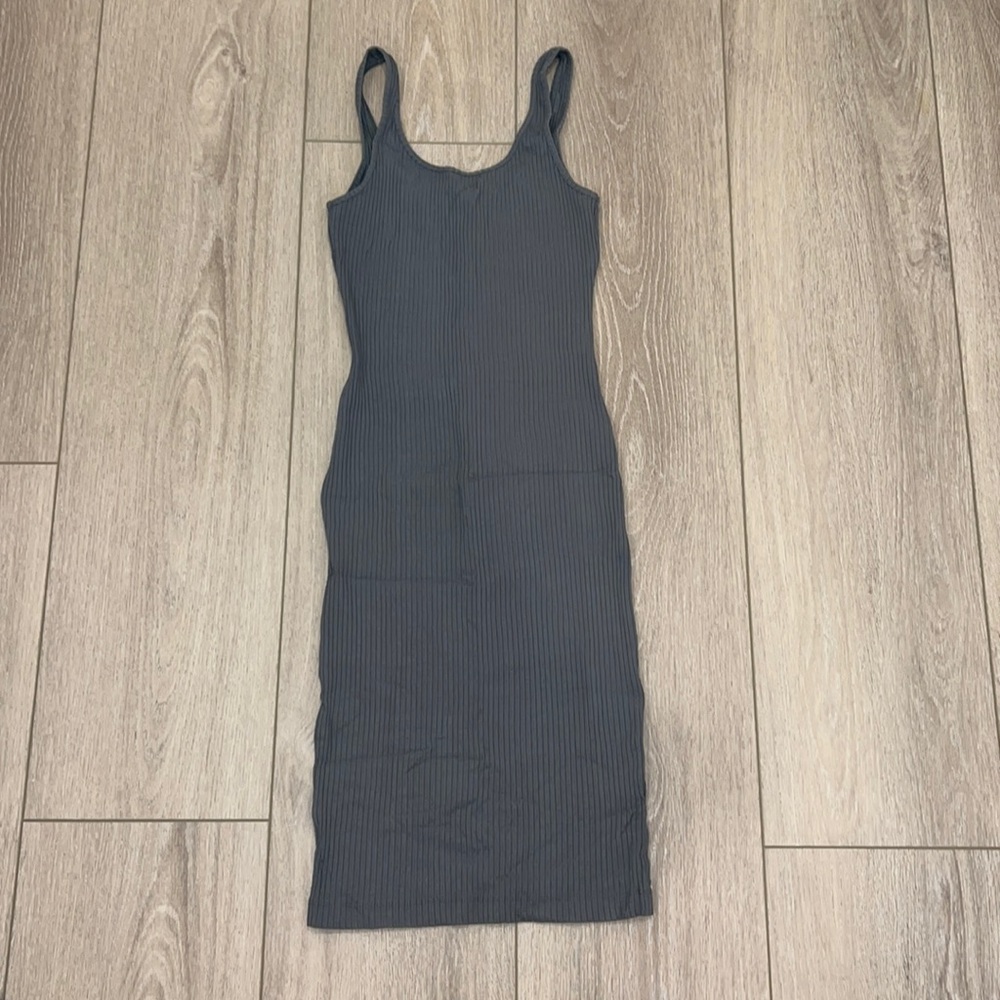 Aritzia/Wilfred XXS ribbed camp green midi dress